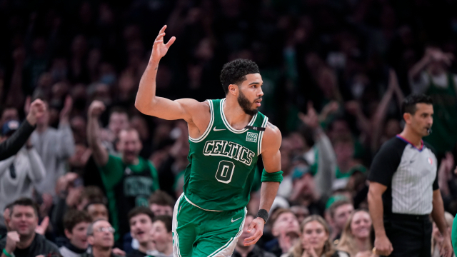 九游体育官网-塔图姆重要时刻领先优势明显，快船带队取胜！-九游体育官网