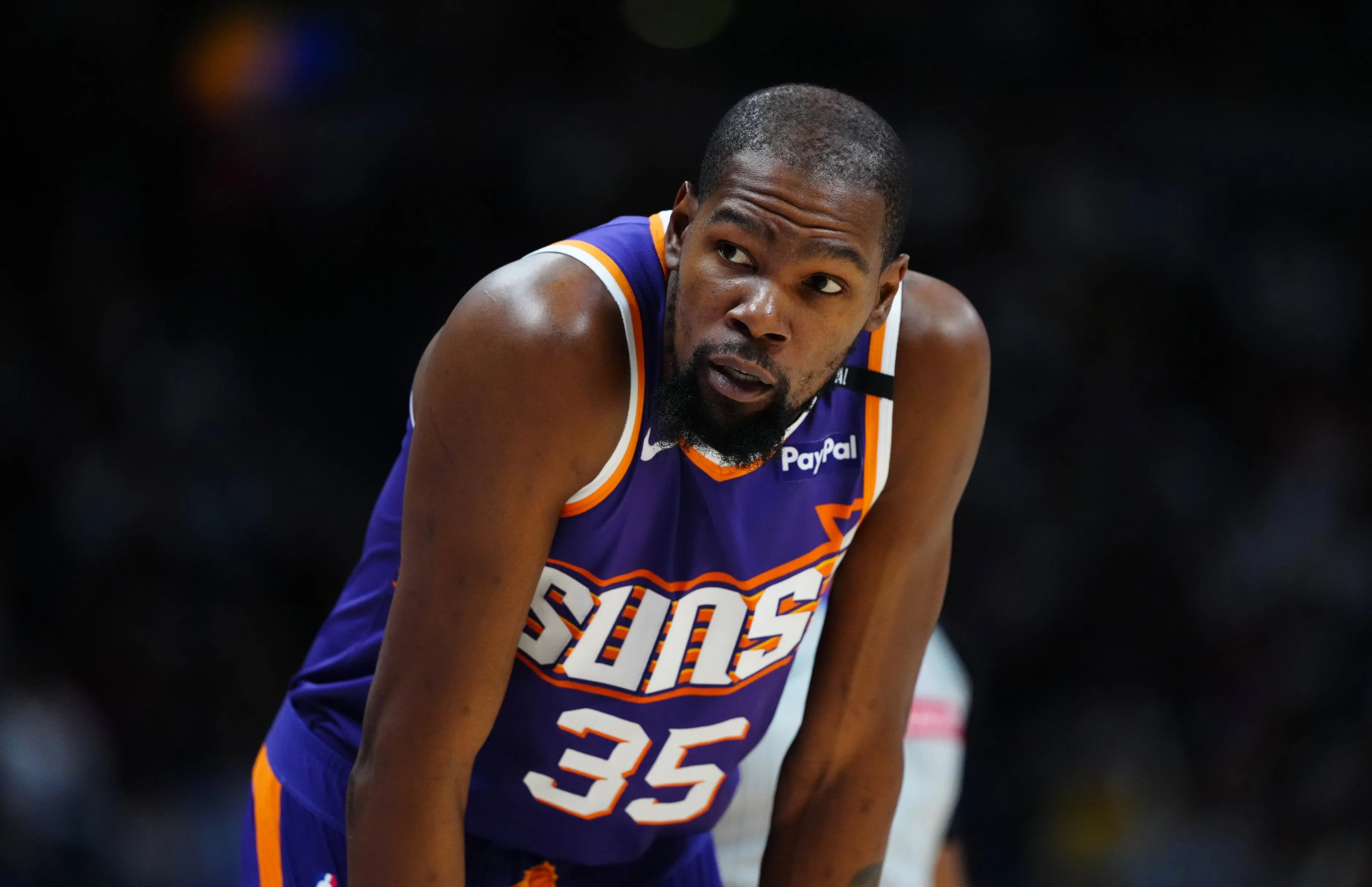 九游体育-战术调整引发热议！，杜兰特在中国队比赛中战术调整气势如虹延续-九游体育