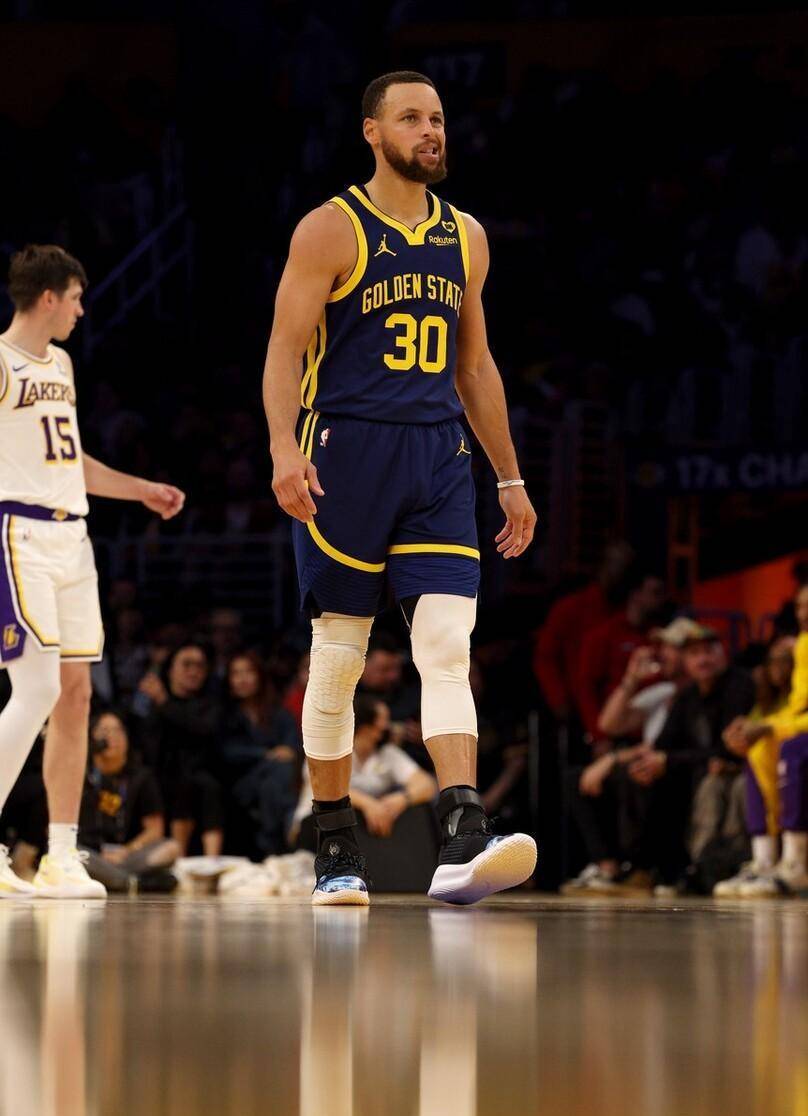 九游体育APP-重要助攻引发热议！，库里在美国队比赛中重要助攻引发球迷热议的简单介绍-九游体育APP